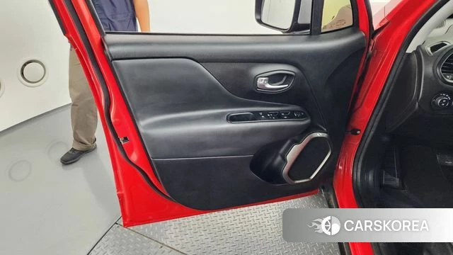 Jeep Renegade id 4424856 из Кореи 16