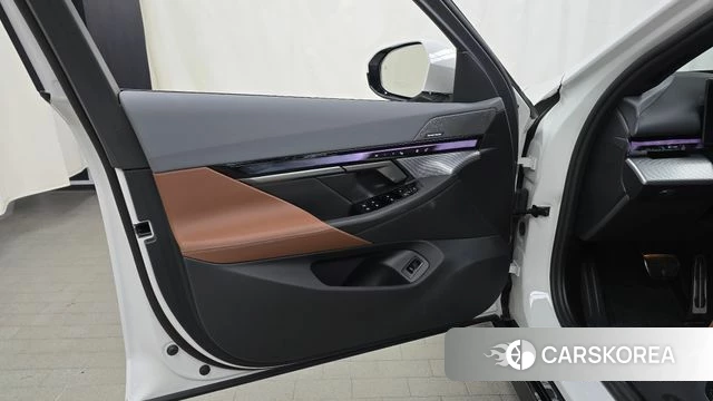 BMW 5 Series (G60) id 4589881 из Кореи 16