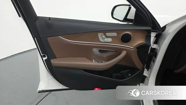 Mercedes-Benz E-Class W213 id 4651240 из Кореи 16
