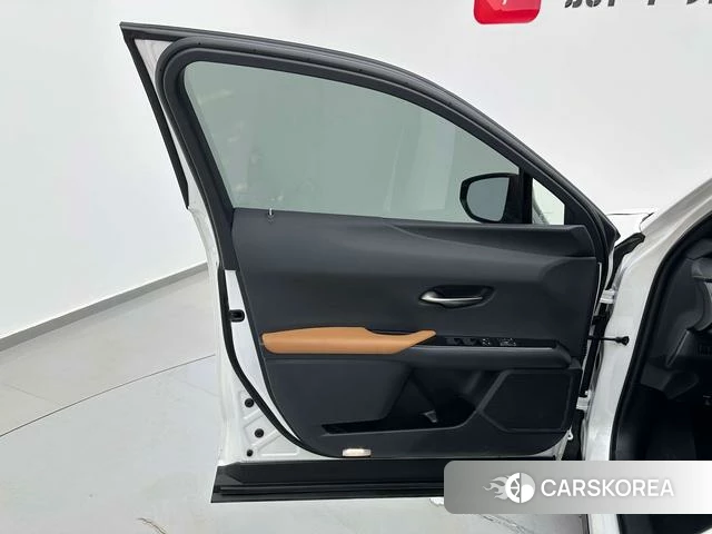 Lexus UX id 3858005 из Китая 16