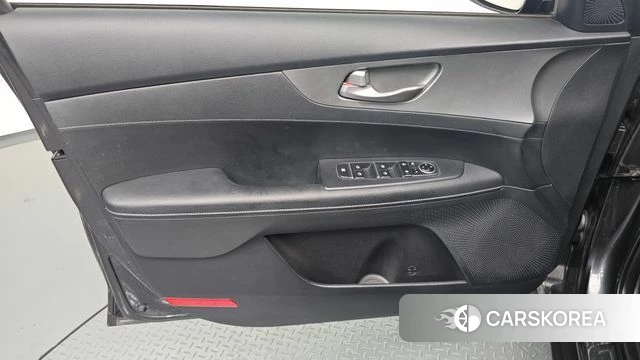 Kia Come New K3 id 4632572 из Кореи 16