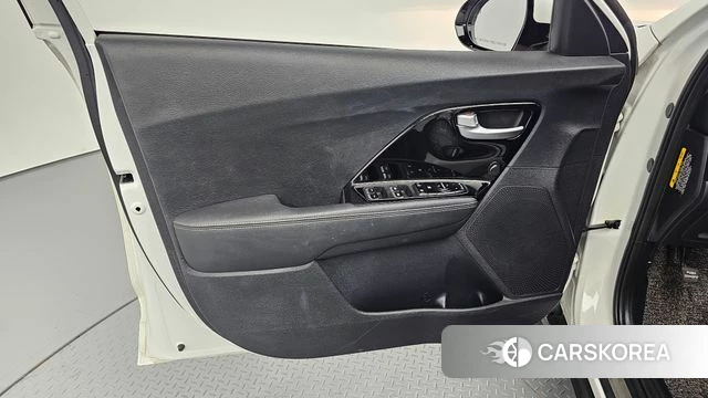 Kia The New Niro id 4196710 из Кореи 16