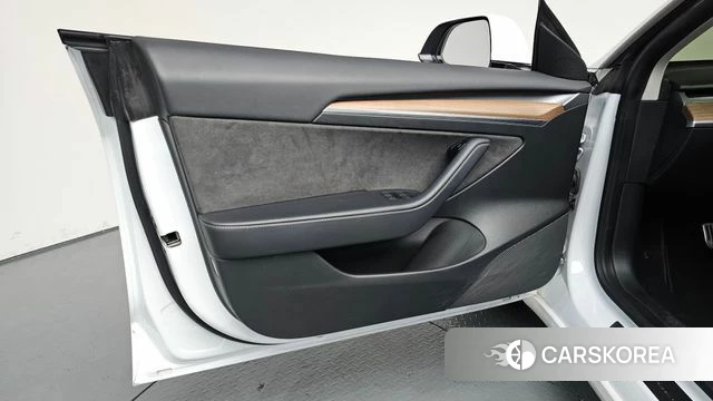 Tesla Model 3 id 4682612 из Кореи 16