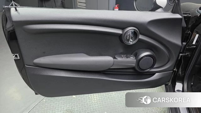 Mini Cooper D id 4250998 из Кореи 16