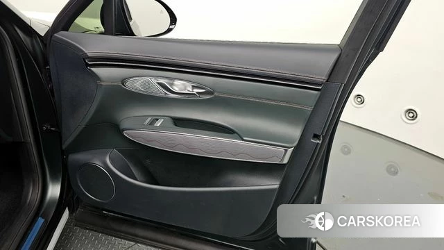 Genesis GV70 id 4186302 из Кореи 16