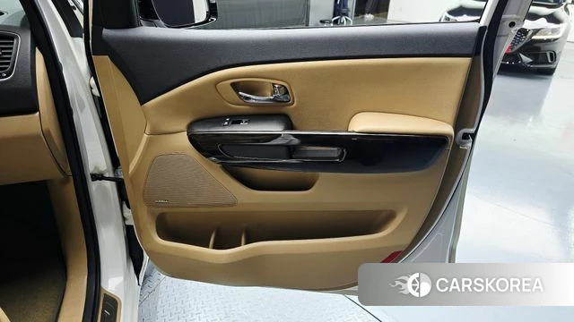 Kia The New Carnival id 4895532 из Кореи 16
