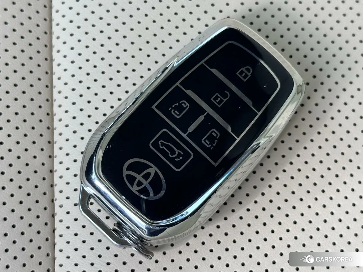 Toyota Elfa id 4493273 из Китая 16