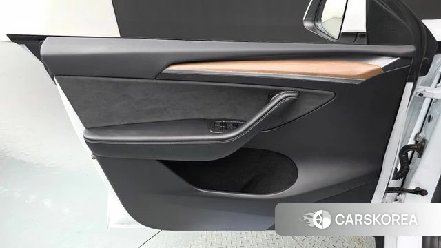 Tesla Model Y id 4847720 из Кореи 16