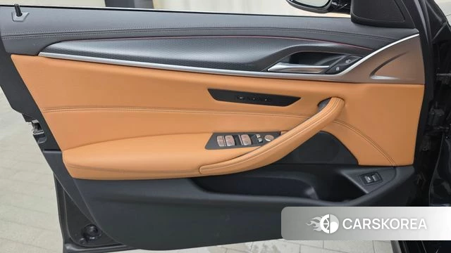 BMW 5 Series (G30) id 4630641 из Кореи 16