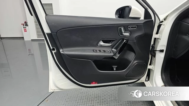 Mercedes-Benz A-Class W177 id 4304439 из Кореи 16