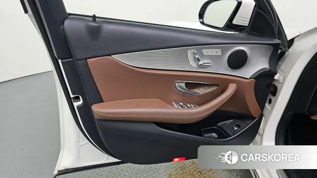 Mercedes-Benz E-Class W213 id 4574591 из Кореи 16