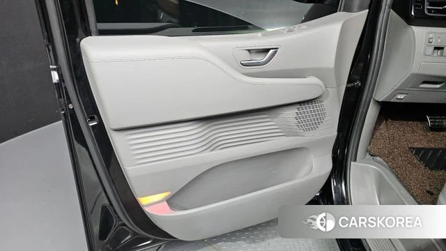 Hyundai Staria id 4501396 из Кореи 16