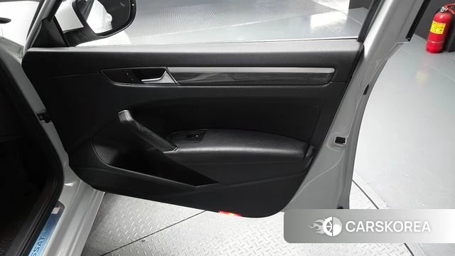 Volkswagen The New Passat id 4525760 из Кореи 16
