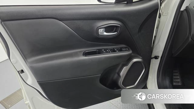 Jeep Renegade id 4430296 из Кореи 16
