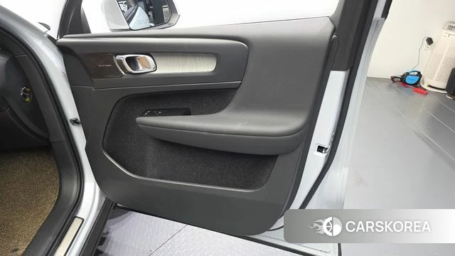 Volvo XC40 id 4580936 из Кореи 16
