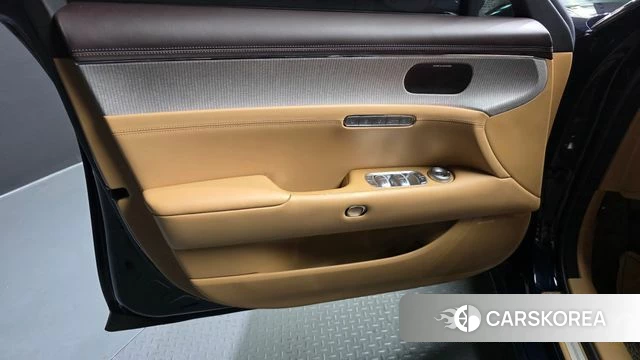 Genesis G90 (RS4) id 4710901 из Кореи 16