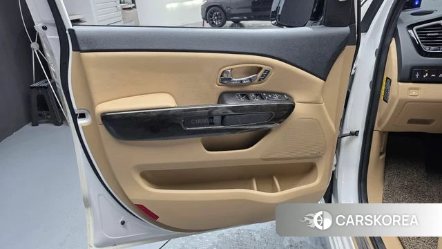 Kia The New Carnival id 4638177 из Кореи 16