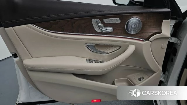 Mercedes-Benz E-Class W213 id 4507897 из Кореи 16