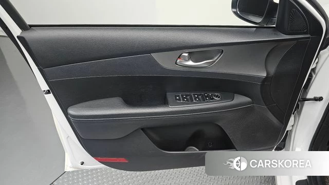 Kia Come New K3 id 4693858 из Кореи 16