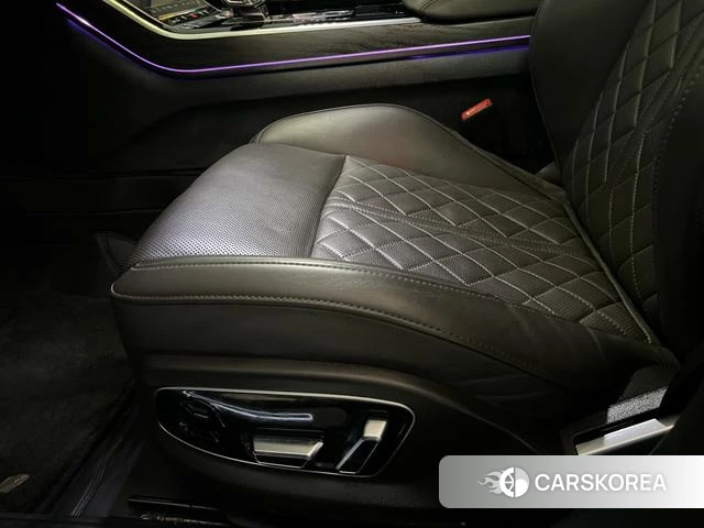 Audi A8 id 4207588 из Китая 16