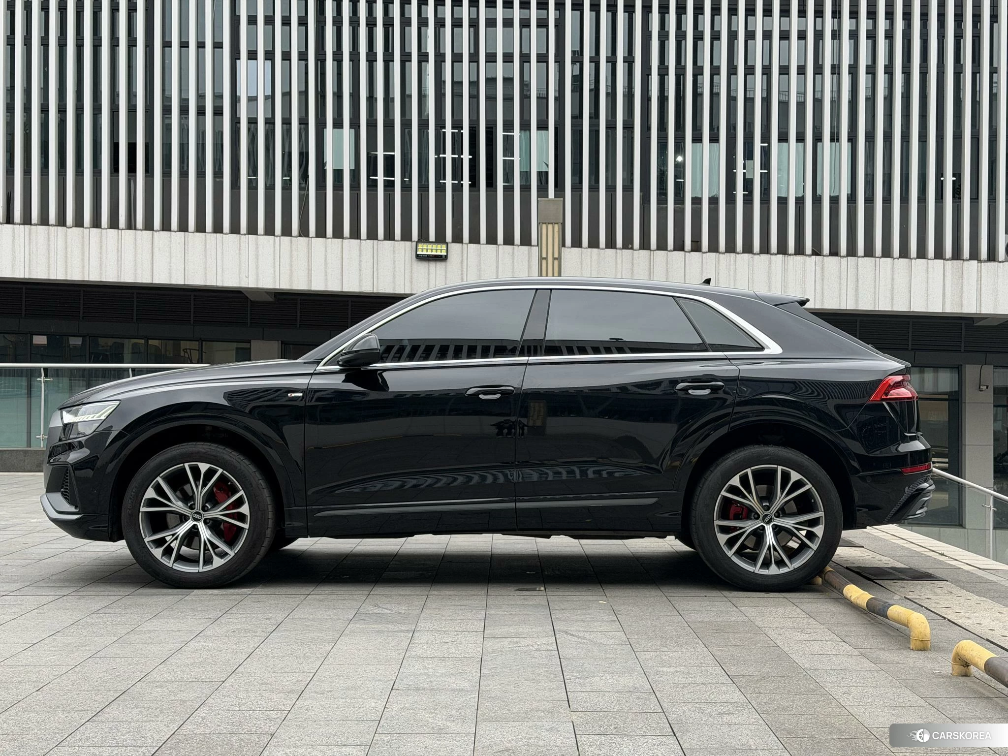 Audi Q8 id 4467911 из Китая 16