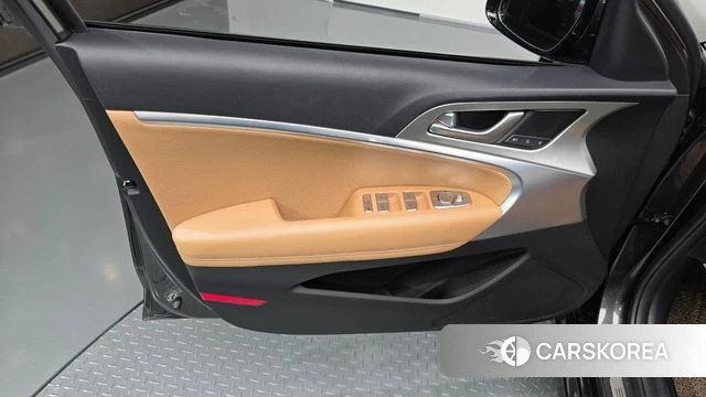 Genesis The New G70 id 4904715 из Кореи 16
