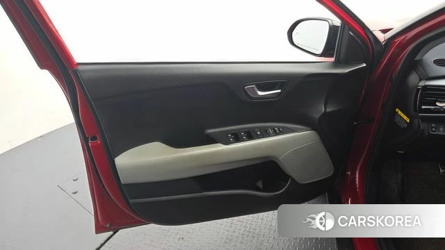 Kia Stonic id 4850176 из Кореи 16