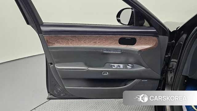 Genesis G90 (RS4) id 4230992 из Кореи 16