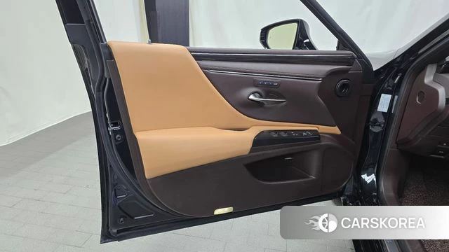 Lexus ES300h 7th generation id 4507640 из Кореи 16
