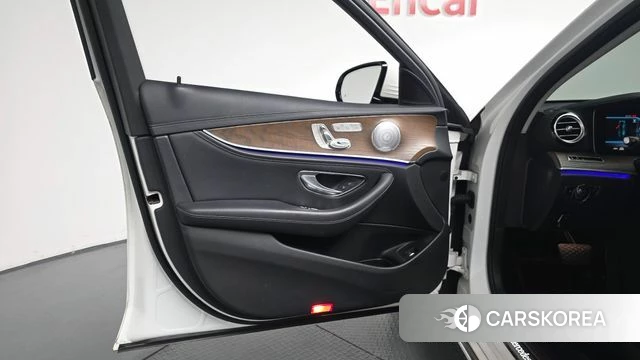 Mercedes-Benz E-Class W213 id 4331210 из Кореи 16