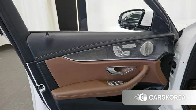 Mercedes-Benz E-Class W213 id 4195428 из Кореи 16