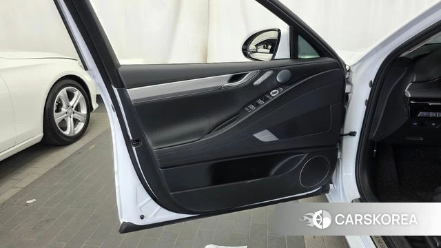 Genesis Electrified G80 (RG3) id 4686410 из Кореи 16