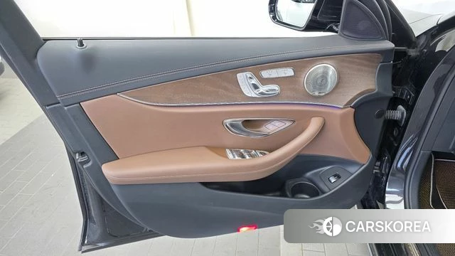 Mercedes-Benz E-Class W213 id 4899280 из Кореи 16