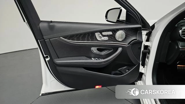 Mercedes-Benz E-Class W213 id 4898445 из Кореи 16