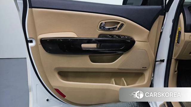 Kia The New Carnival id 4508658 из Кореи 16