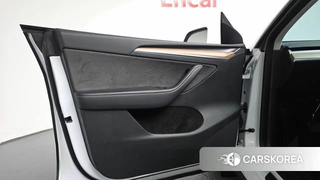 Tesla Model Y id 4488305 из Кореи 16