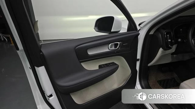 Volvo XC40 id 4381648 из Кореи 16