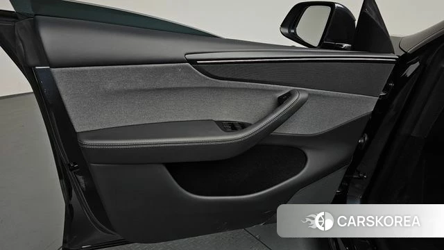 Tesla Model Y id 4499421 из Кореи 16