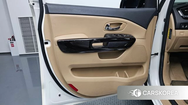 Kia The New Carnival id 4596312 из Кореи 16