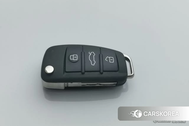 Audi Q2L id 4213664 из Китая 16