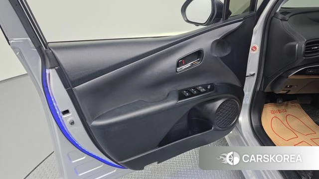 Toyota Prius 4th Generation id 4197130 из Кореи 16