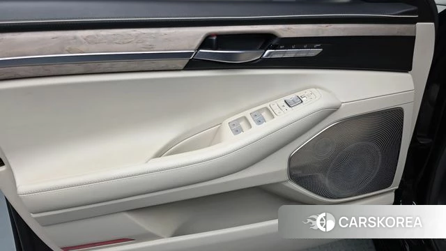 Genesis G90 id 4688769 из Кореи 16