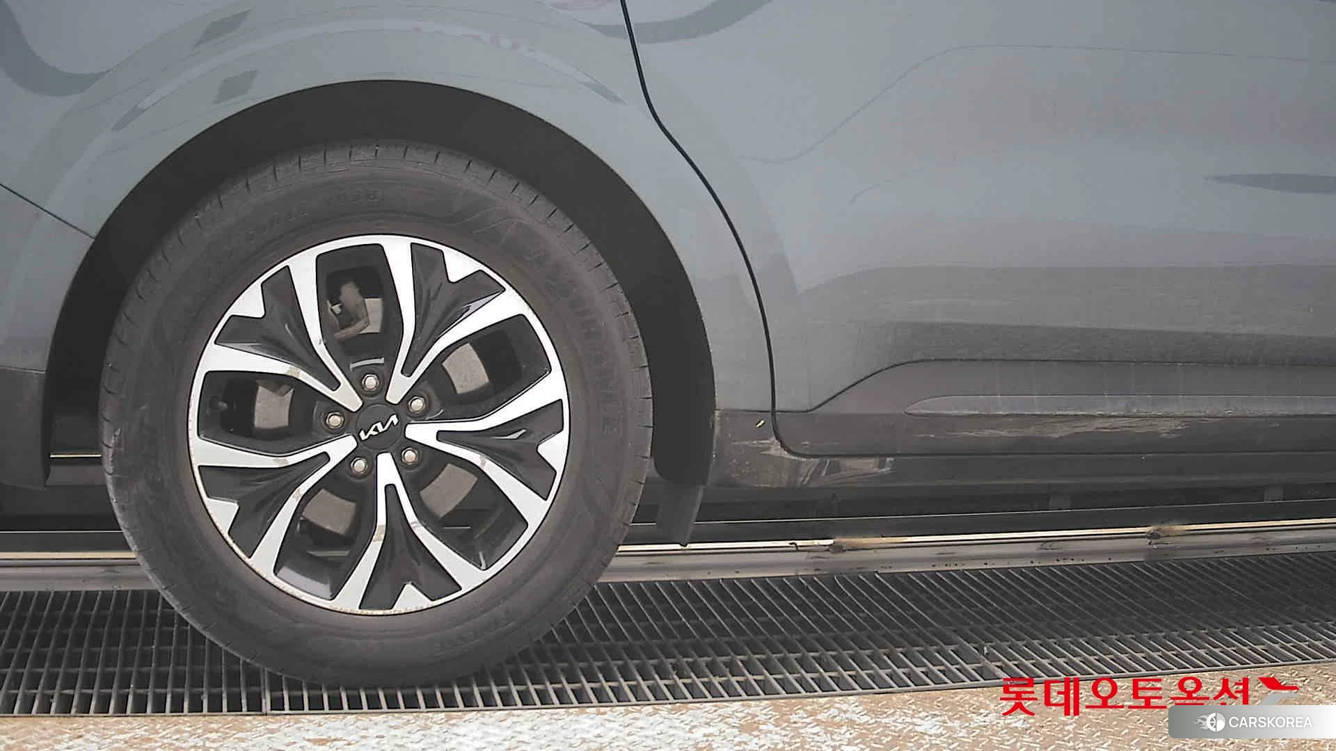 Kia Carnival id 3869418 из Кореи 16