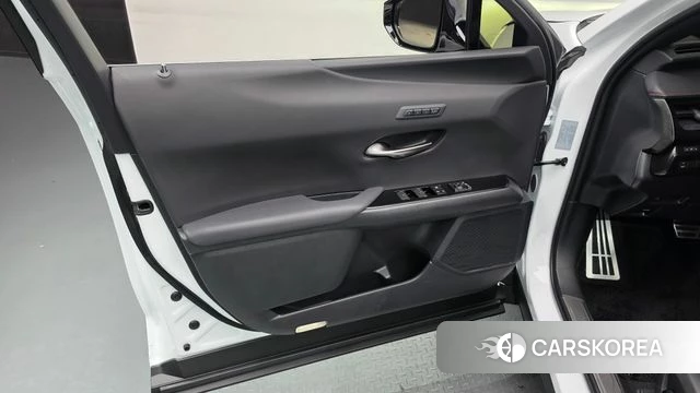 Lexus UX250h id 4757424 из Кореи 16