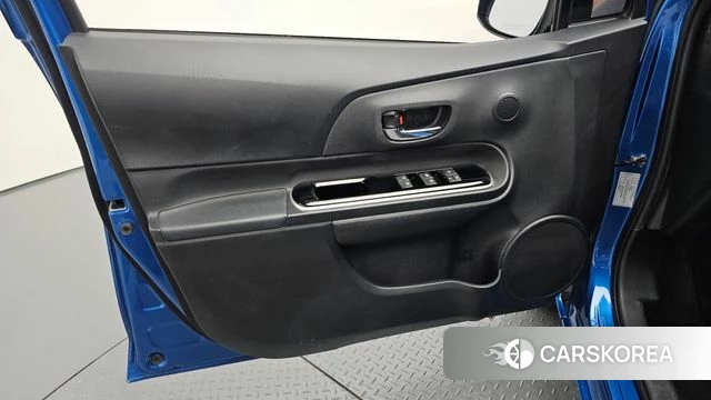 Toyota Prius C id 4667755 из Кореи 16