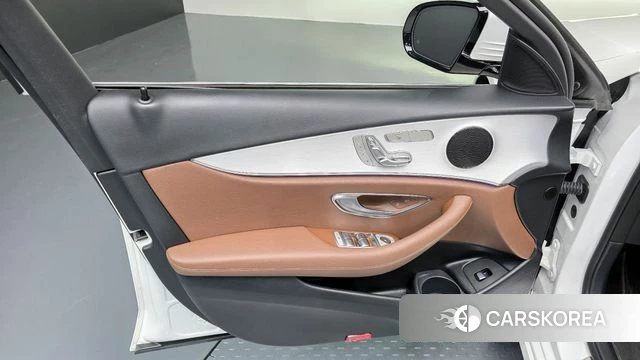 Mercedes-Benz E-Class W213 id 4293921 из Кореи 16