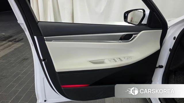 Hyundai The New Grandeur IG Hybrid id 4549788 из Кореи 16