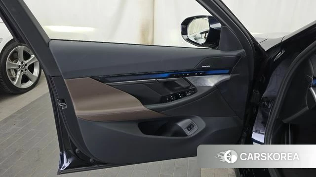BMW 5 Series (G60) id 4480011 из Кореи 16