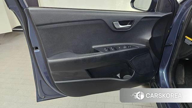 Kia Stonic id 4794758 из Кореи 16