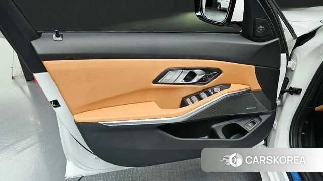BMW 3 Series (G20) id 4279518 из Кореи 16